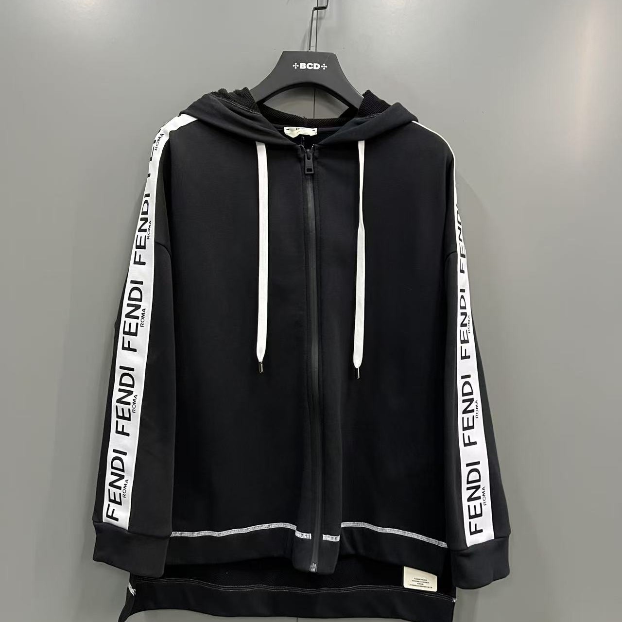 99新 FENDI/芬迪 tt11 侧边串标logo拉链帽衫 XS码/98新/011156