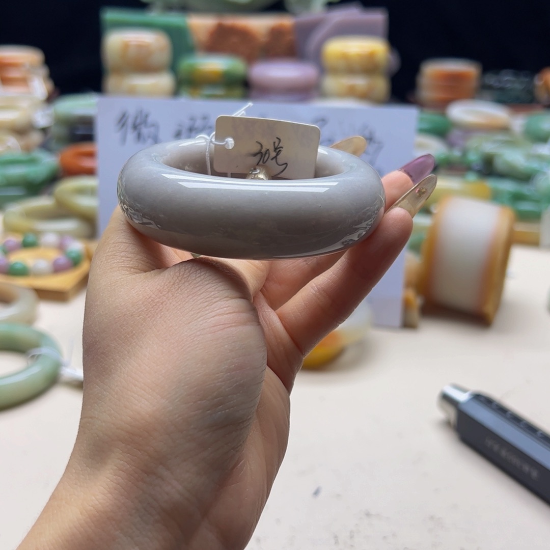 石英质玉手镯未镶嵌