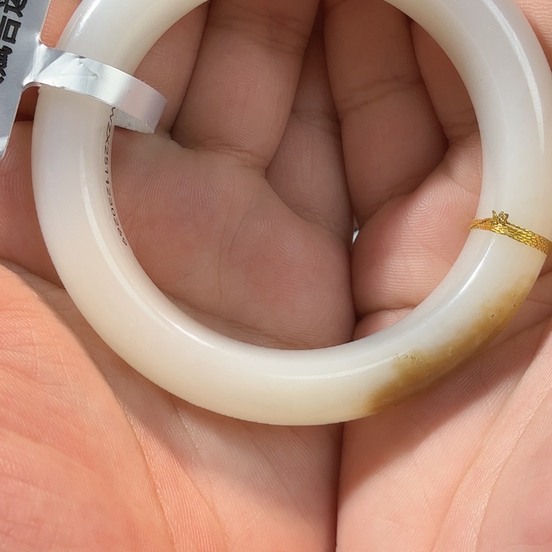 和田玉（糖玉）未镶嵌手镯