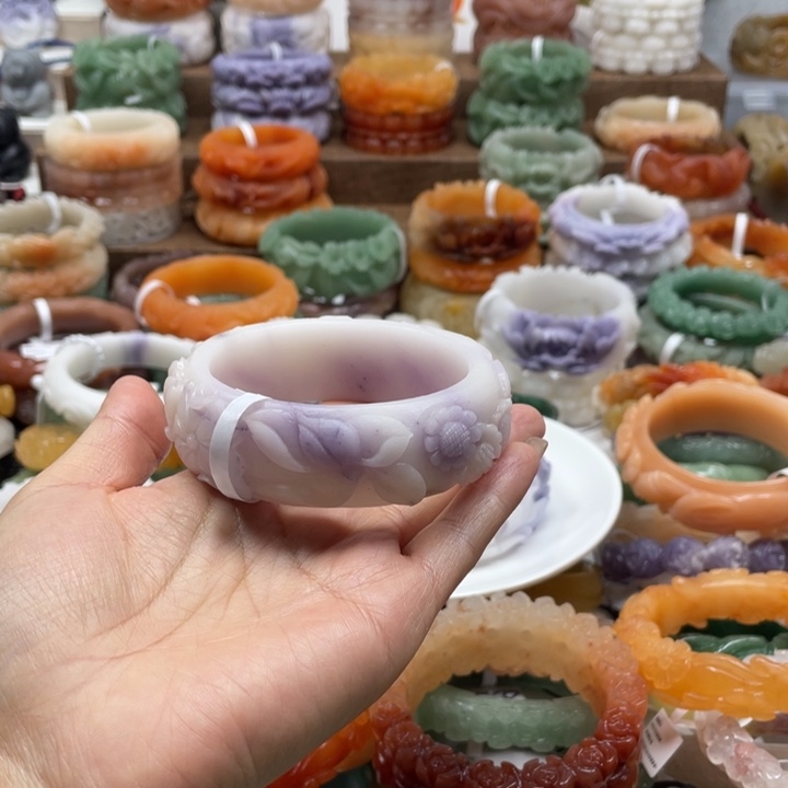 桃***剑石英质玉未镶嵌手镯