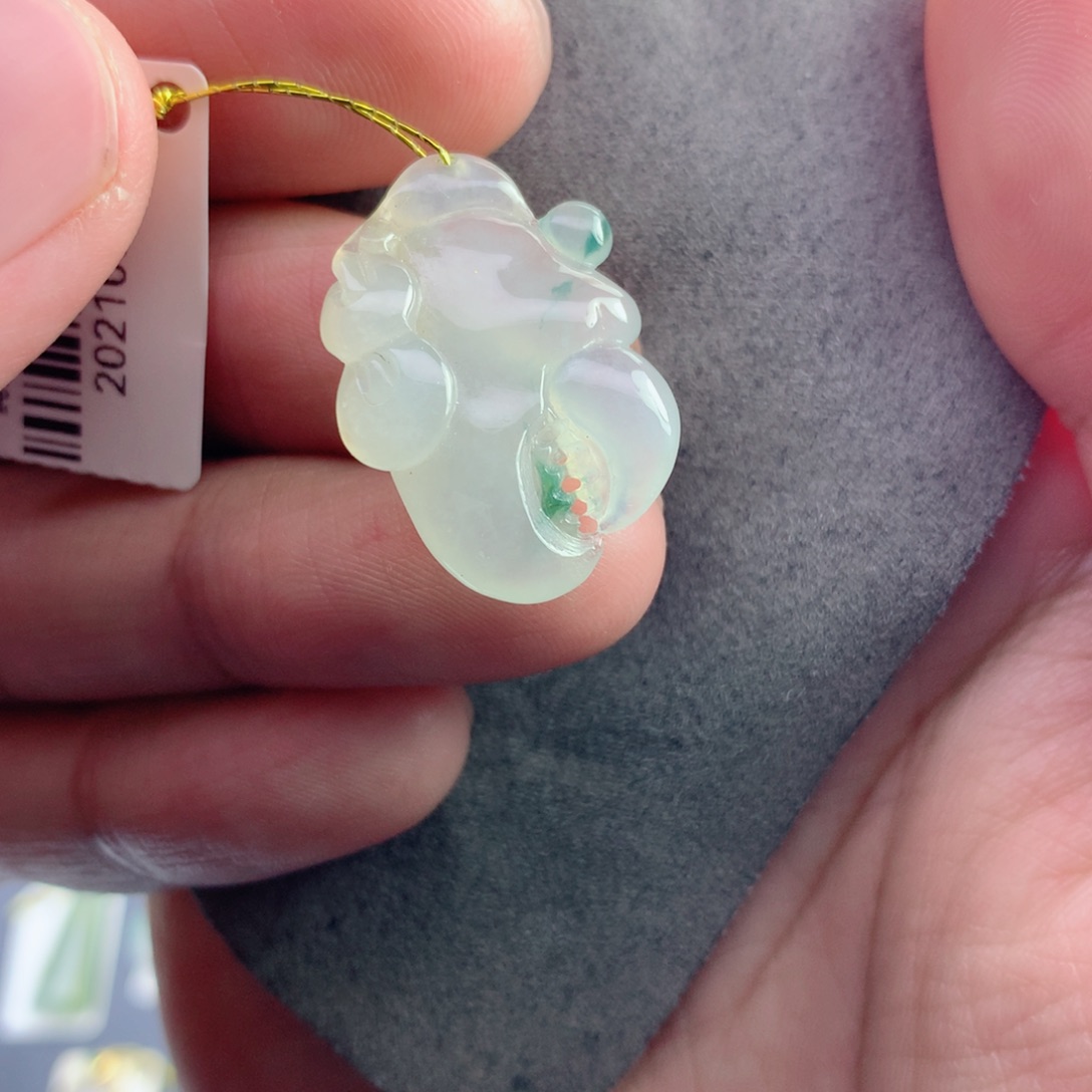 翡翠未镶嵌颈饰蟹钳