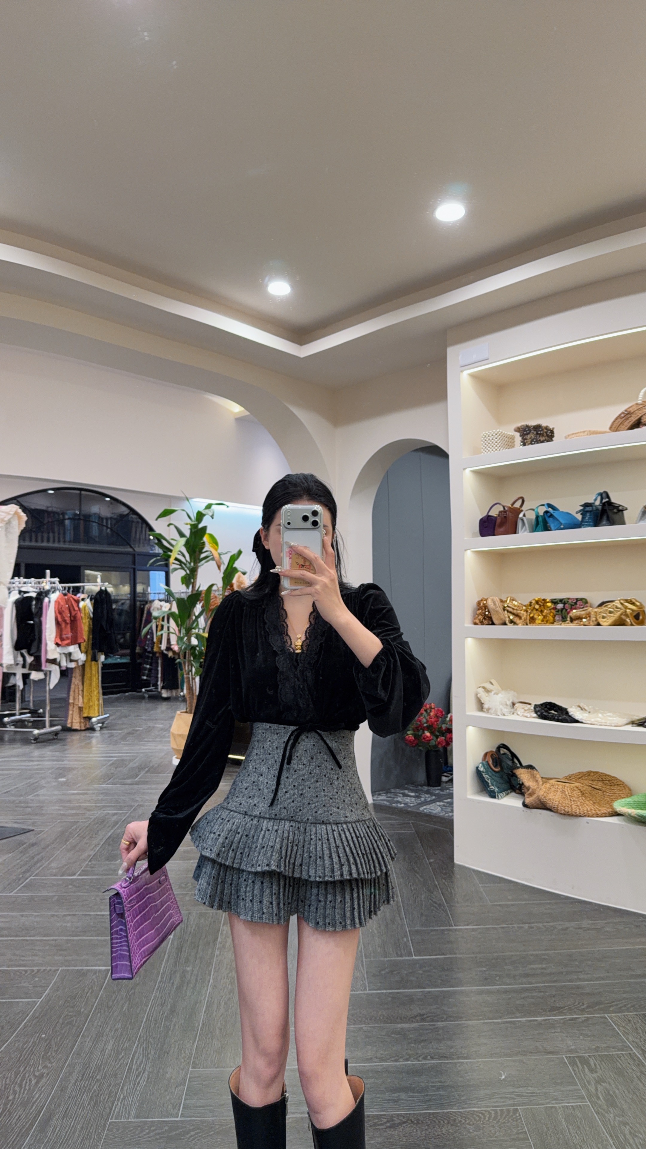 大气元（上衣）名媛丝绒蕾丝V领上衣#A0005