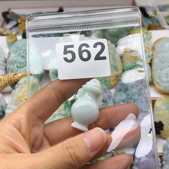 翡翠未镶嵌颈饰用****9翡翠