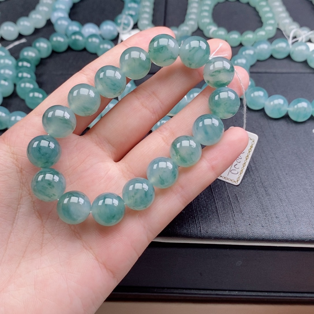 王***二翡翠未镶嵌手串珠宝