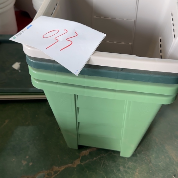 编号是033号的033号的花盆