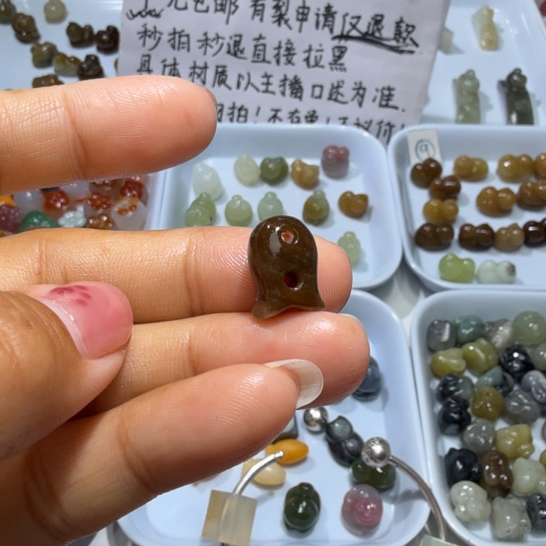 和田玉未镶嵌珠宝奇石