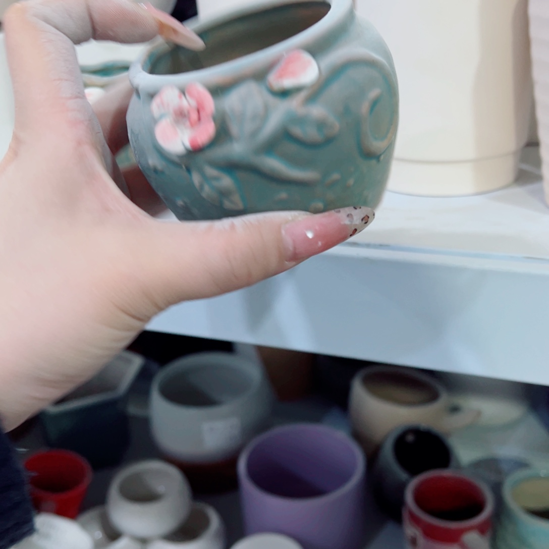 花***姐满10米包邮发货，默认打孔发货，不打孔联系客服备注。