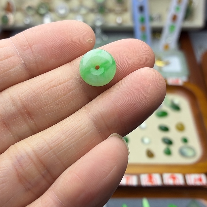 翡翠裸石翡翠裸石扣字