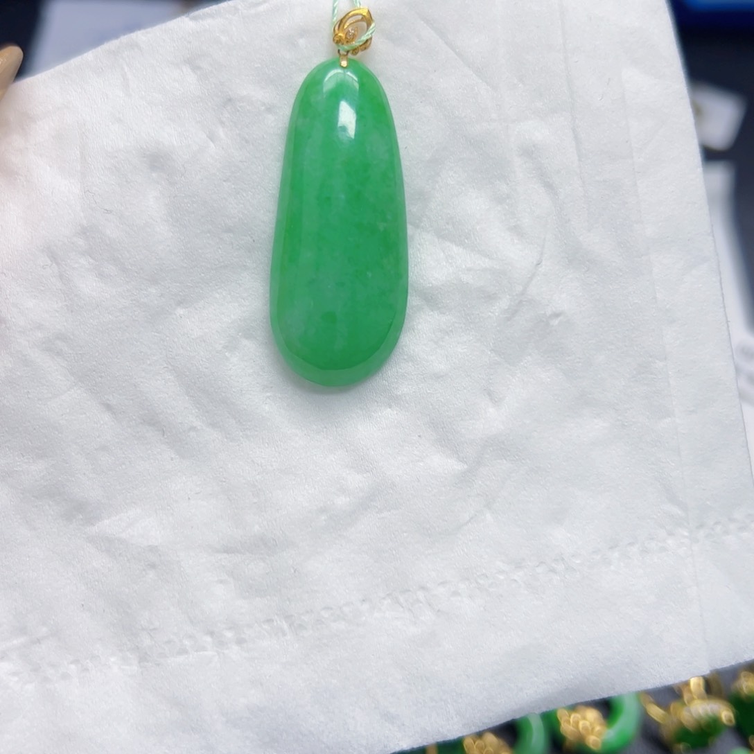 翡翠颈饰18K金镶嵌y福瓜