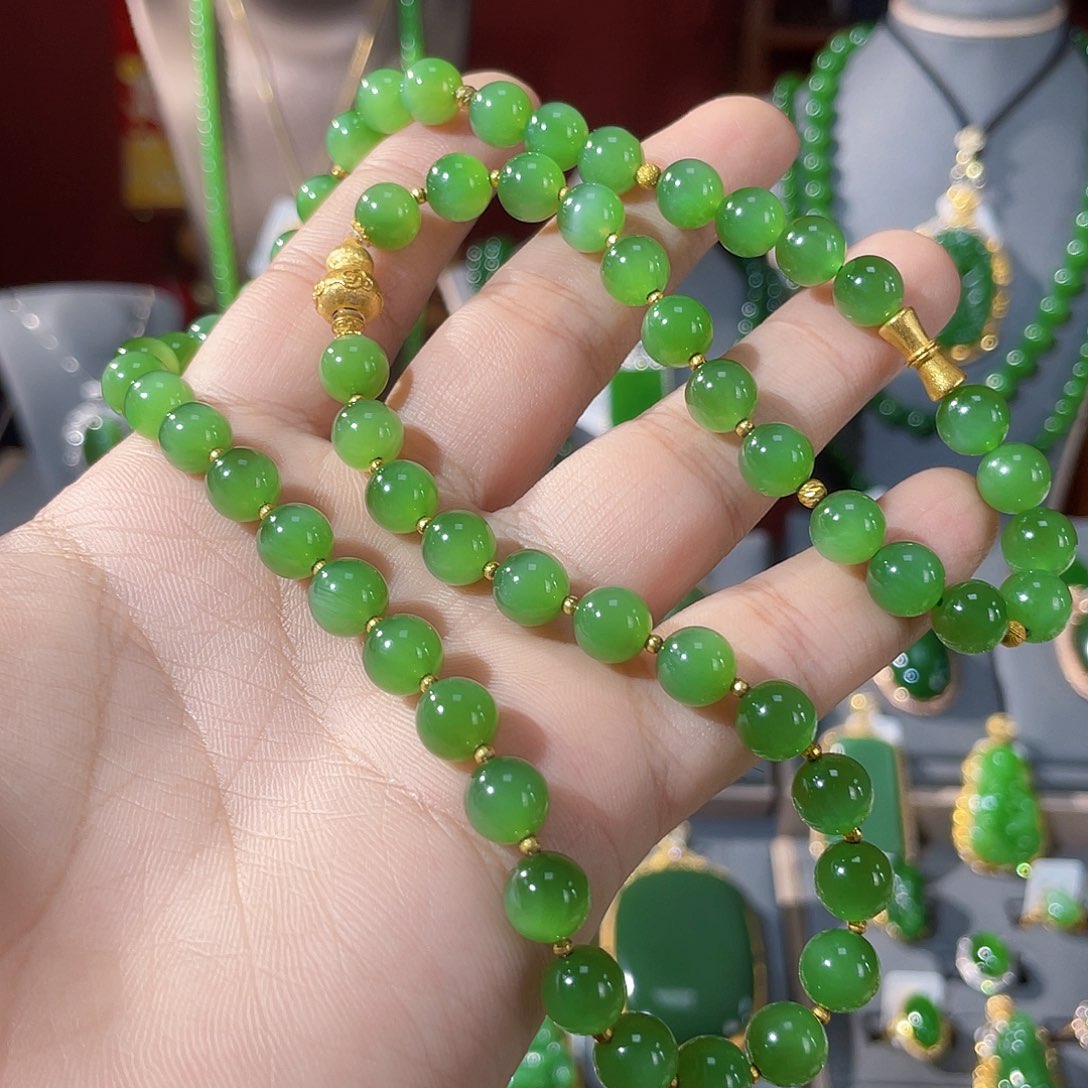 和田玉（碧玉）吊坠18K金镶嵌