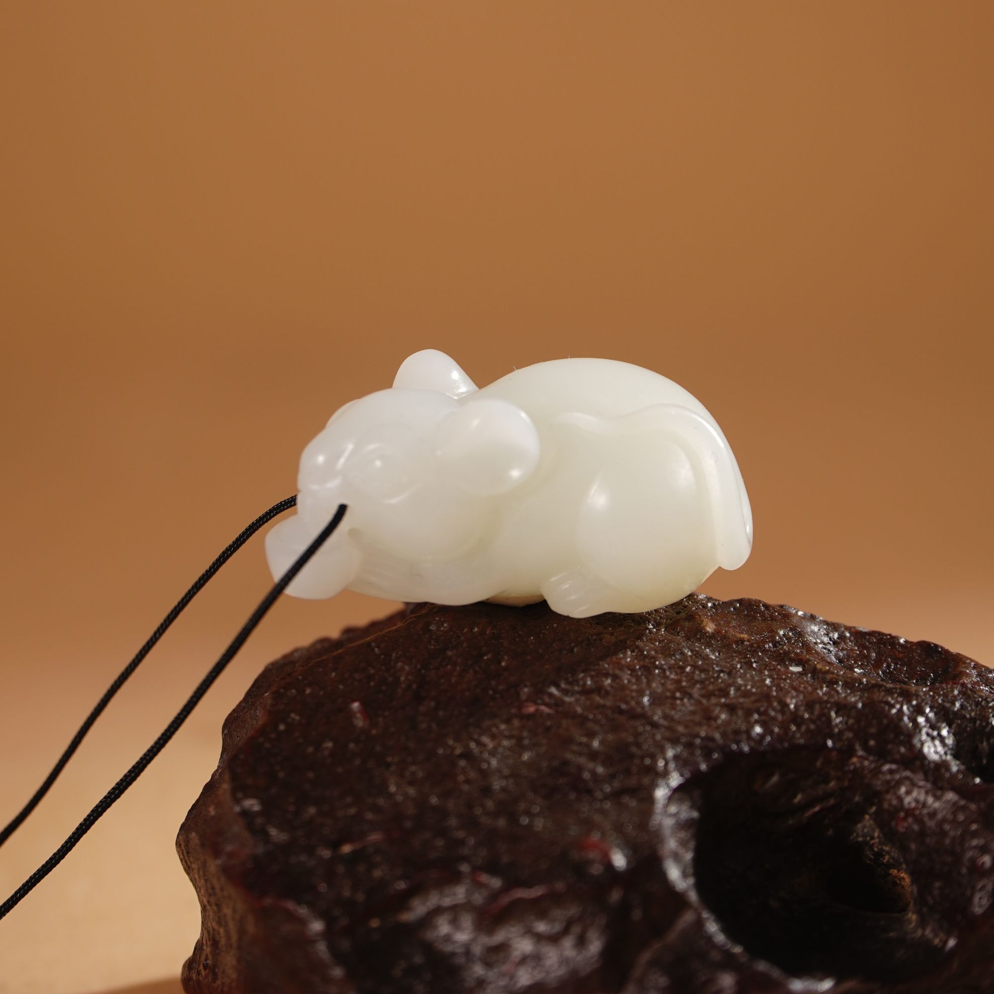 HT130129和田玉白玉鼠吊坠