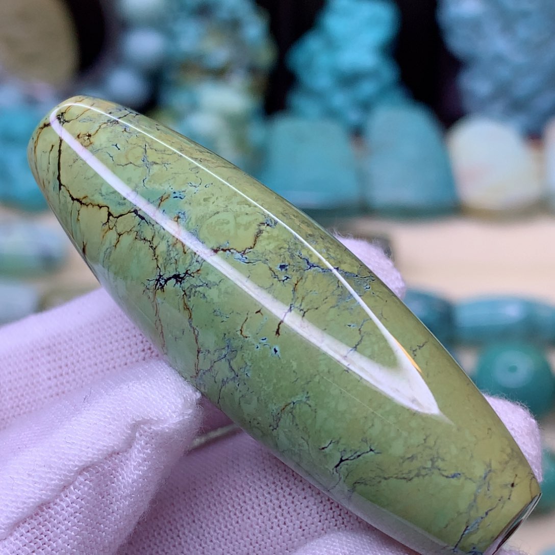 绿松石颈饰未镶嵌