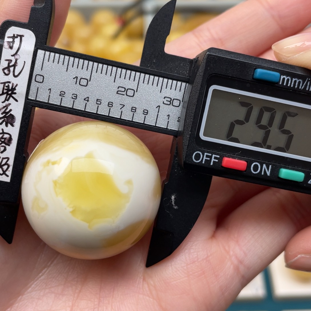 蜜蜡裸石未镶嵌?**?蜜蜡