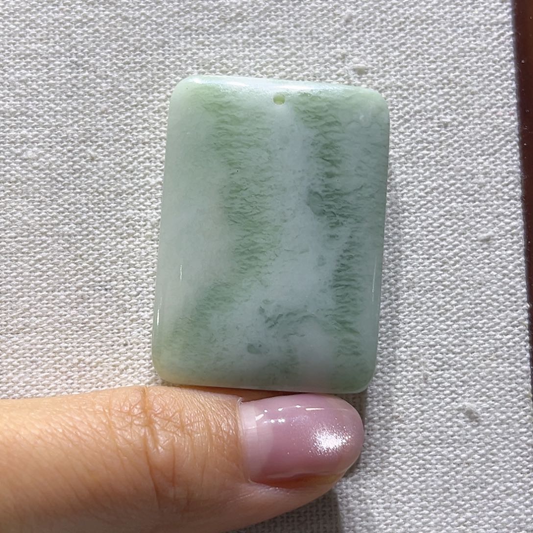 依***羊蓝田玉（蛇纹石化大理石玉）未镶嵌颈饰