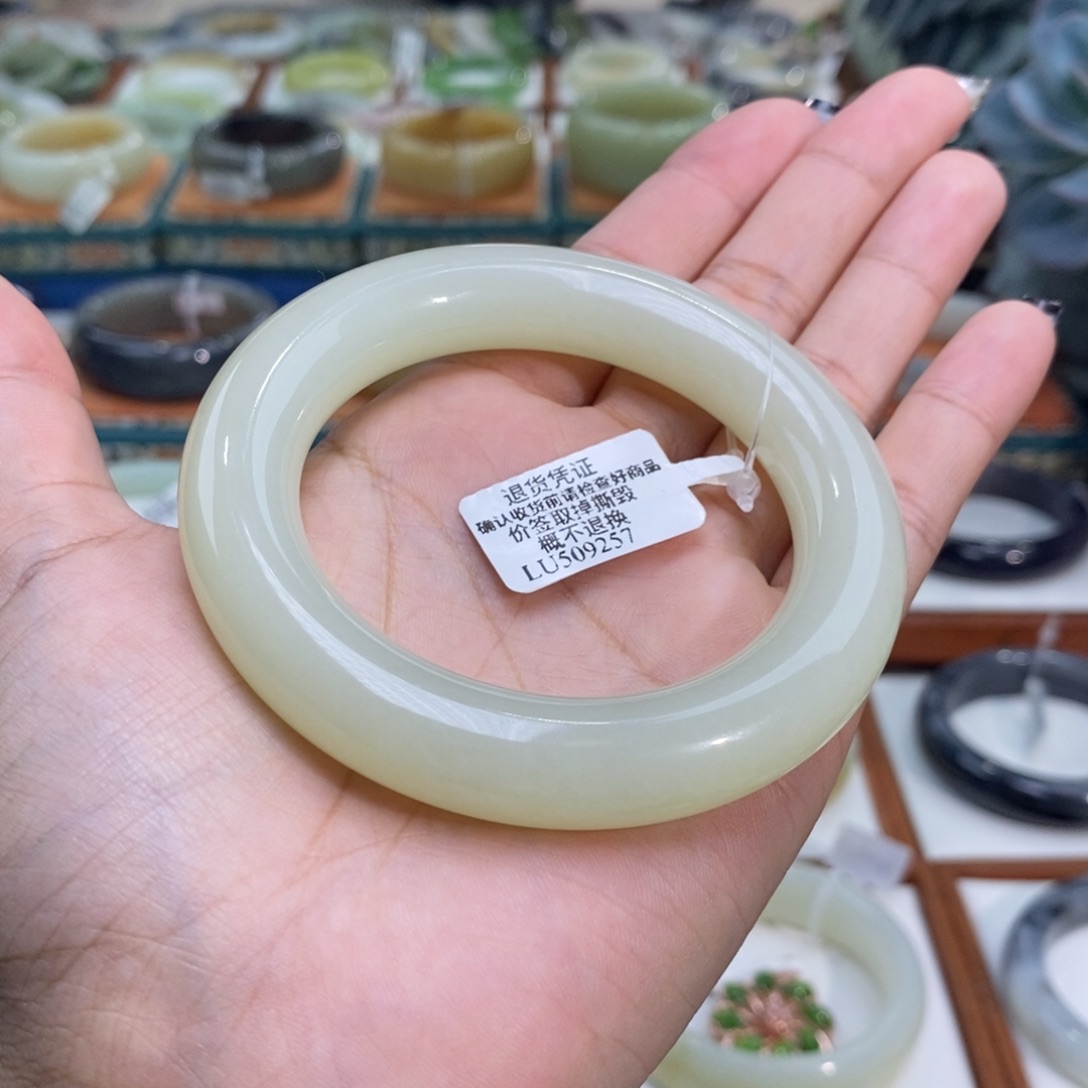 和田玉未镶嵌手镯和田玉且末暖黄5455