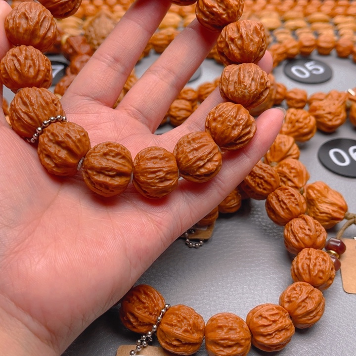 皓****吊坠文玩核桃核桃手串