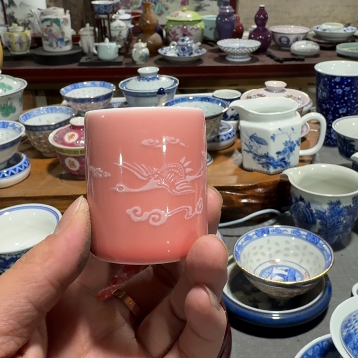 摆件景德镇桃红主人杯