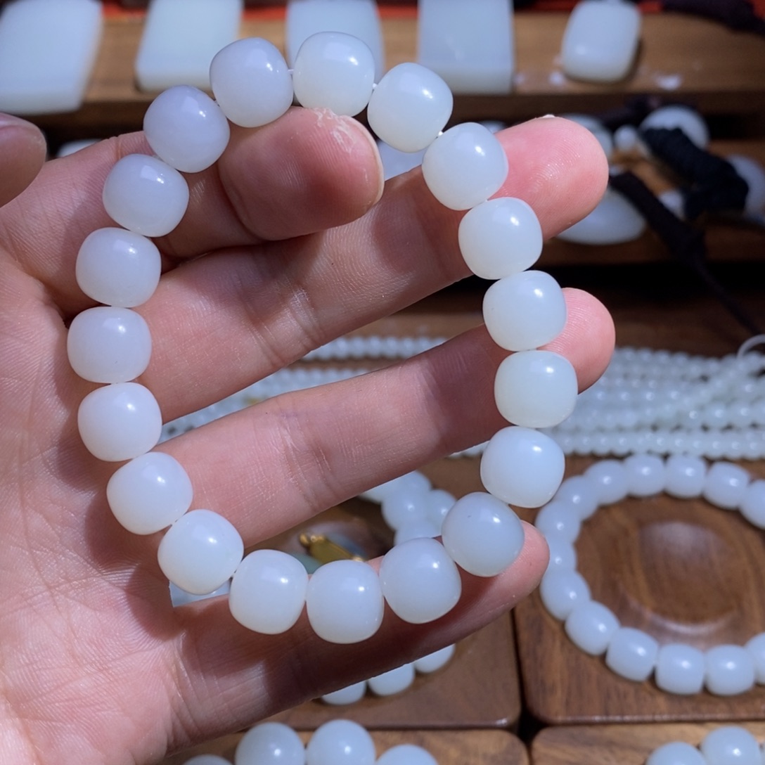 追***风和田玉（糖玉）未镶嵌手链