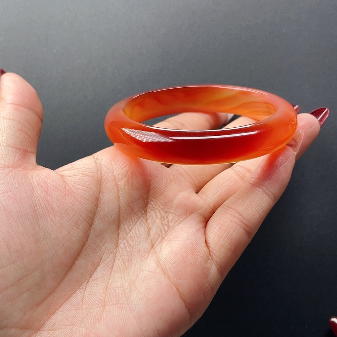 玛瑙/玉髓手镯未镶嵌