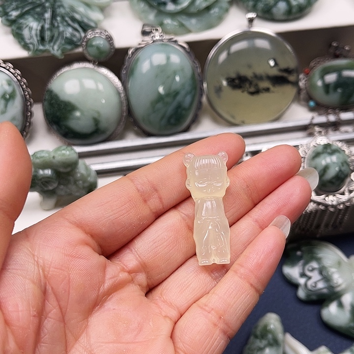 透闪石-蛇纹石玉颈饰未镶嵌?****?