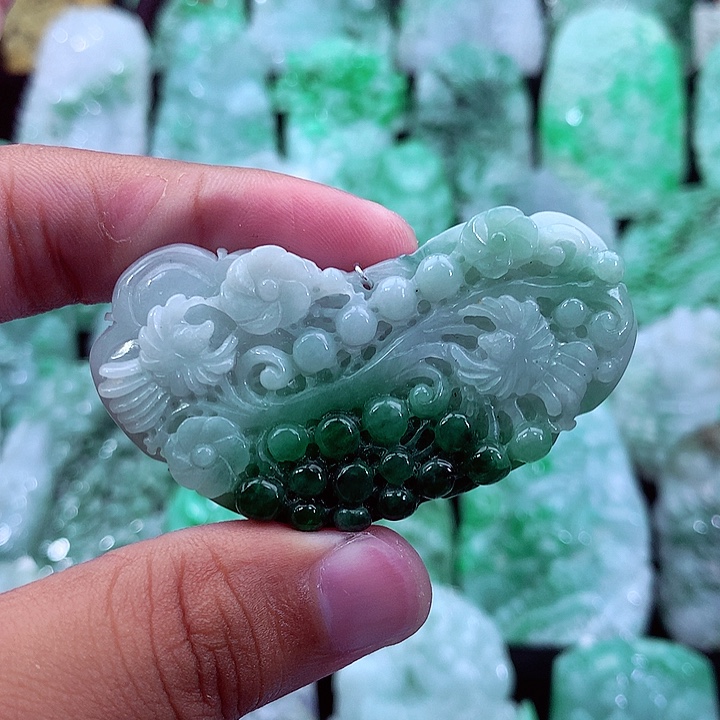 吊坠(不含链)未镶嵌翡翠