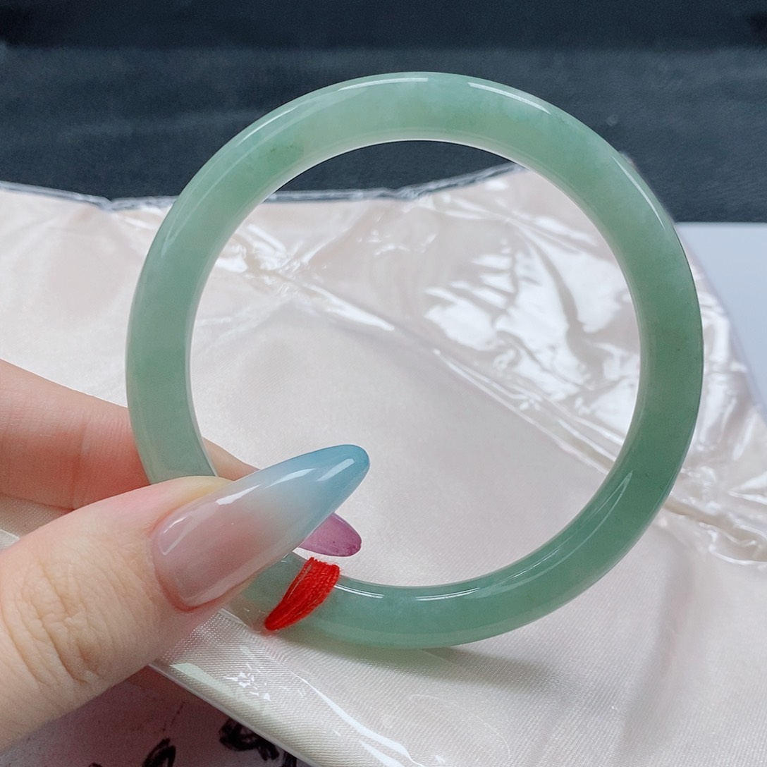 【闪购商品】未镶嵌手镯（圆镯）翡翠303号