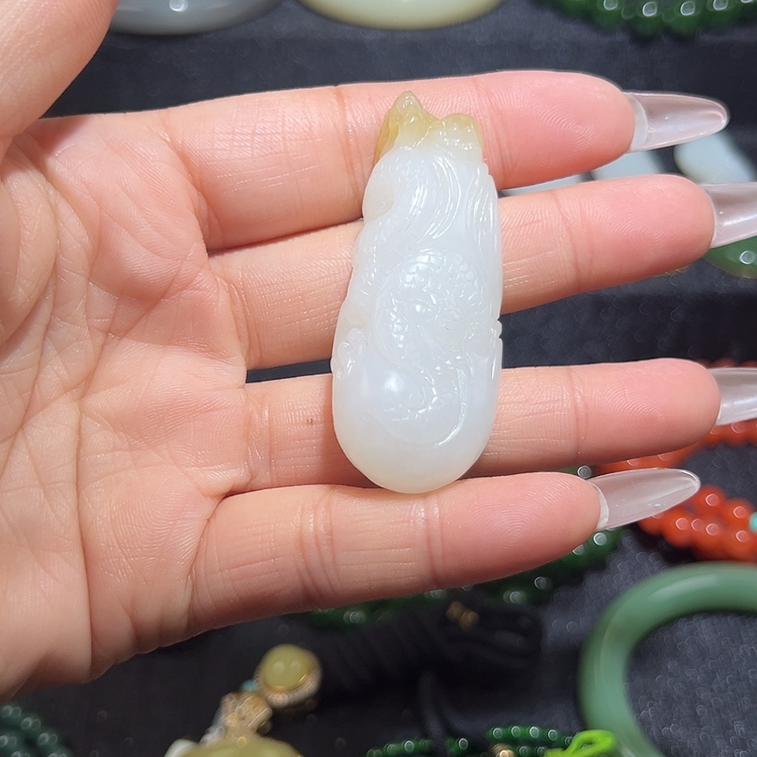 和田玉未镶嵌颈饰