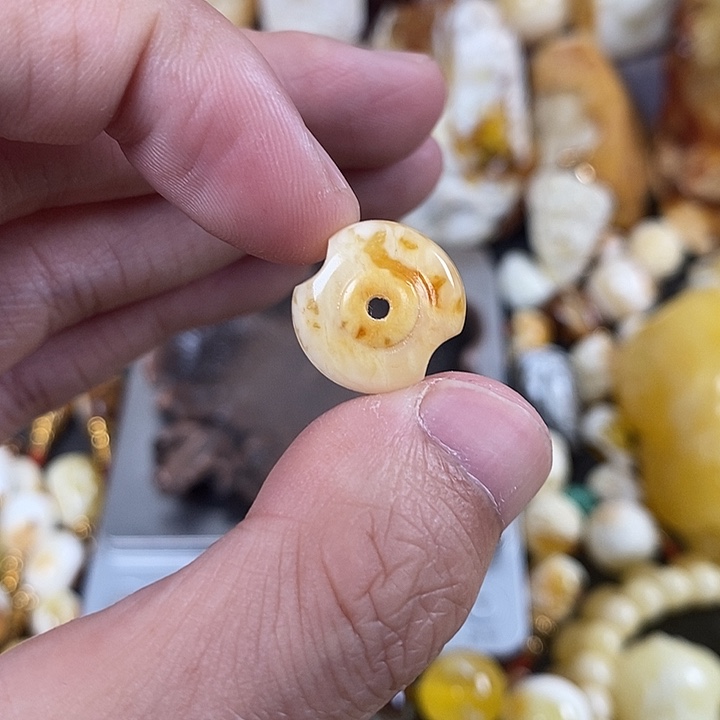 琥珀未镶嵌珠宝奇石我