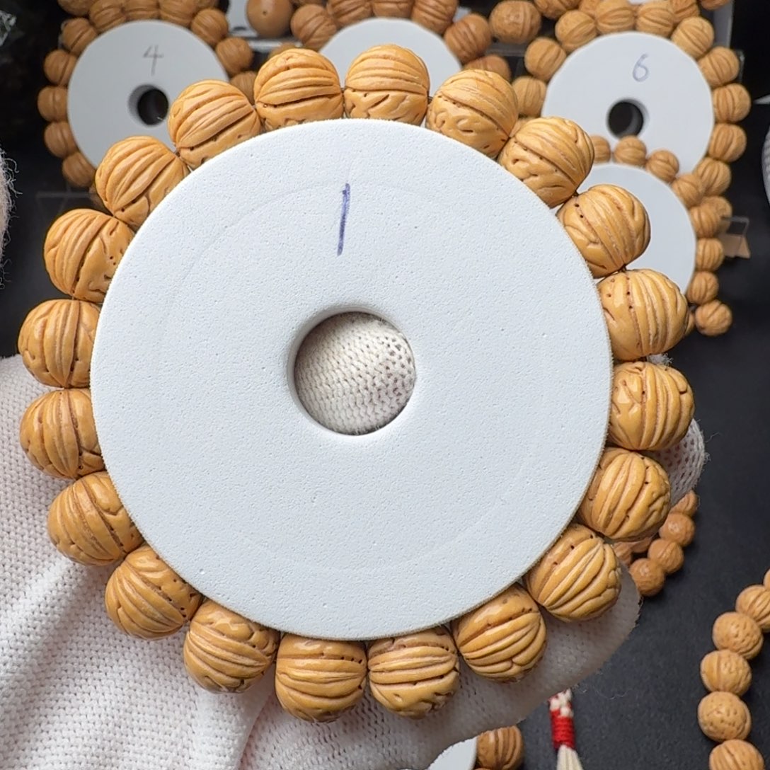 手串桃核野生小黄桃