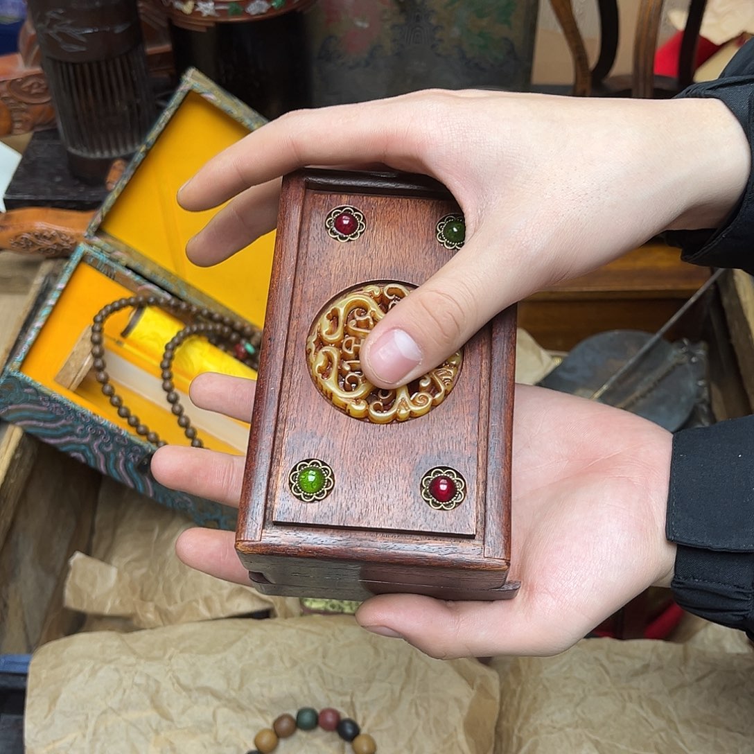 大叶紫檀（黑酸枝木类）