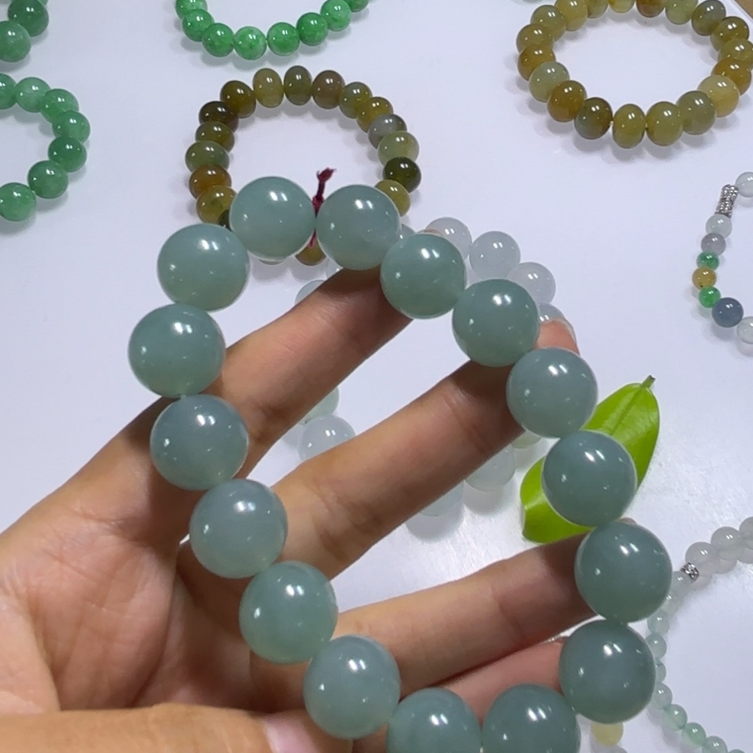 定制翡翠未镶嵌蓝底手串