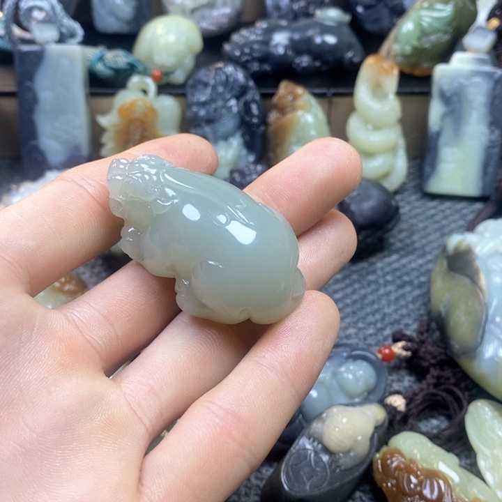 和田玉（糖玉）挂件未镶嵌抹*