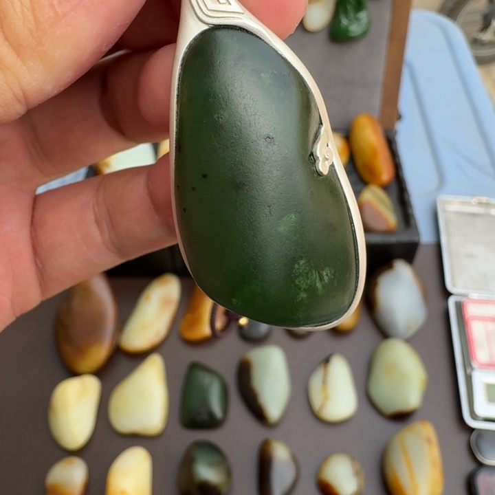 颈饰未镶嵌和田玉