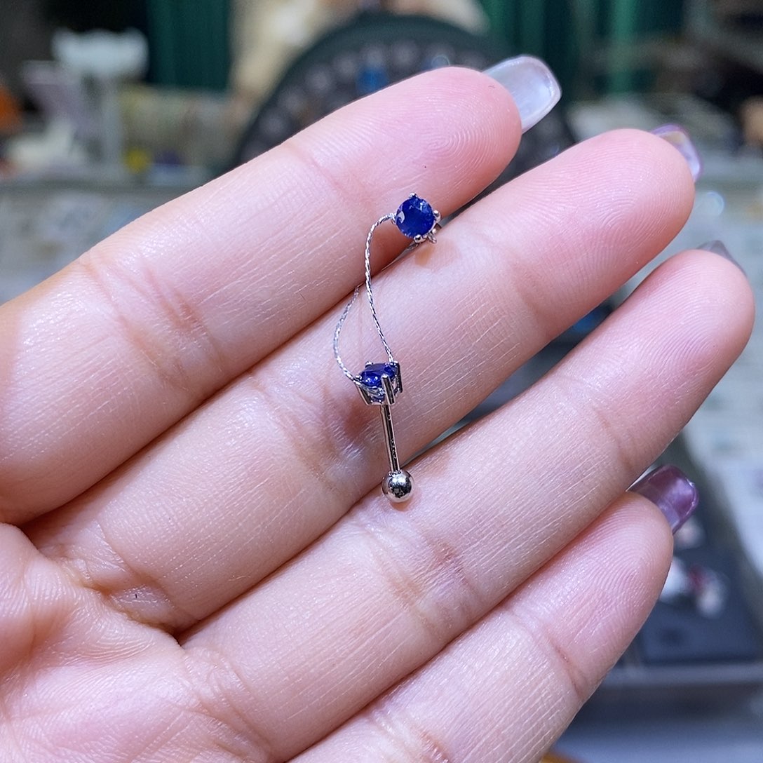 蓝宝石耳饰银S925镶嵌天然蓝宝石