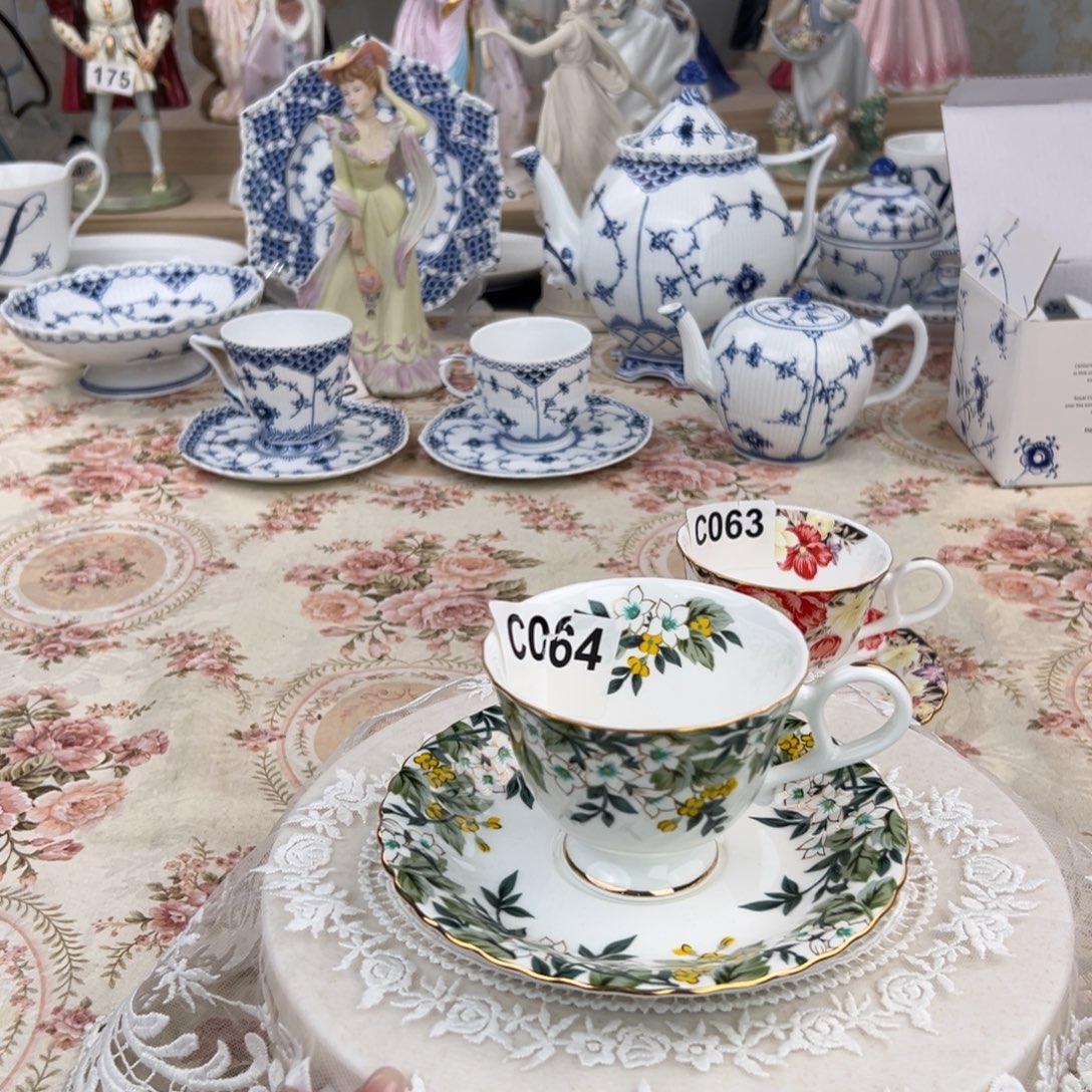 瓷片中古默认微瑕。     