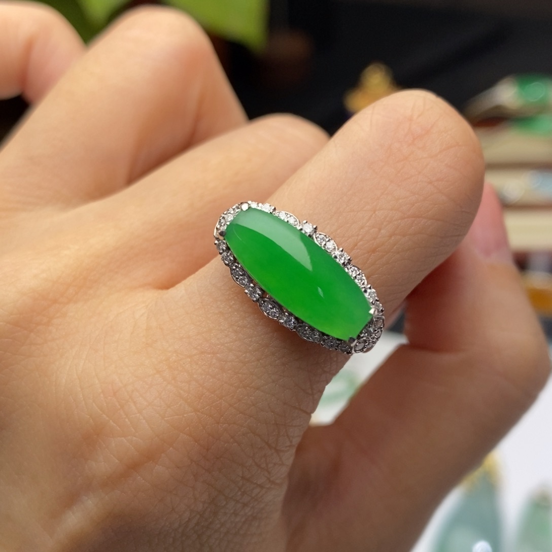 翡翠18K金镶嵌戒指戒指