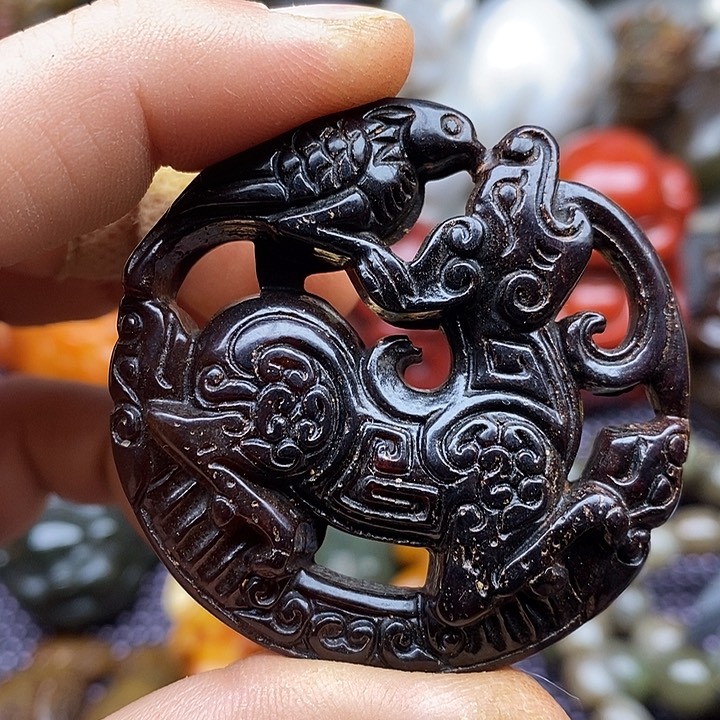 未镶嵌蛇纹石玉颈饰