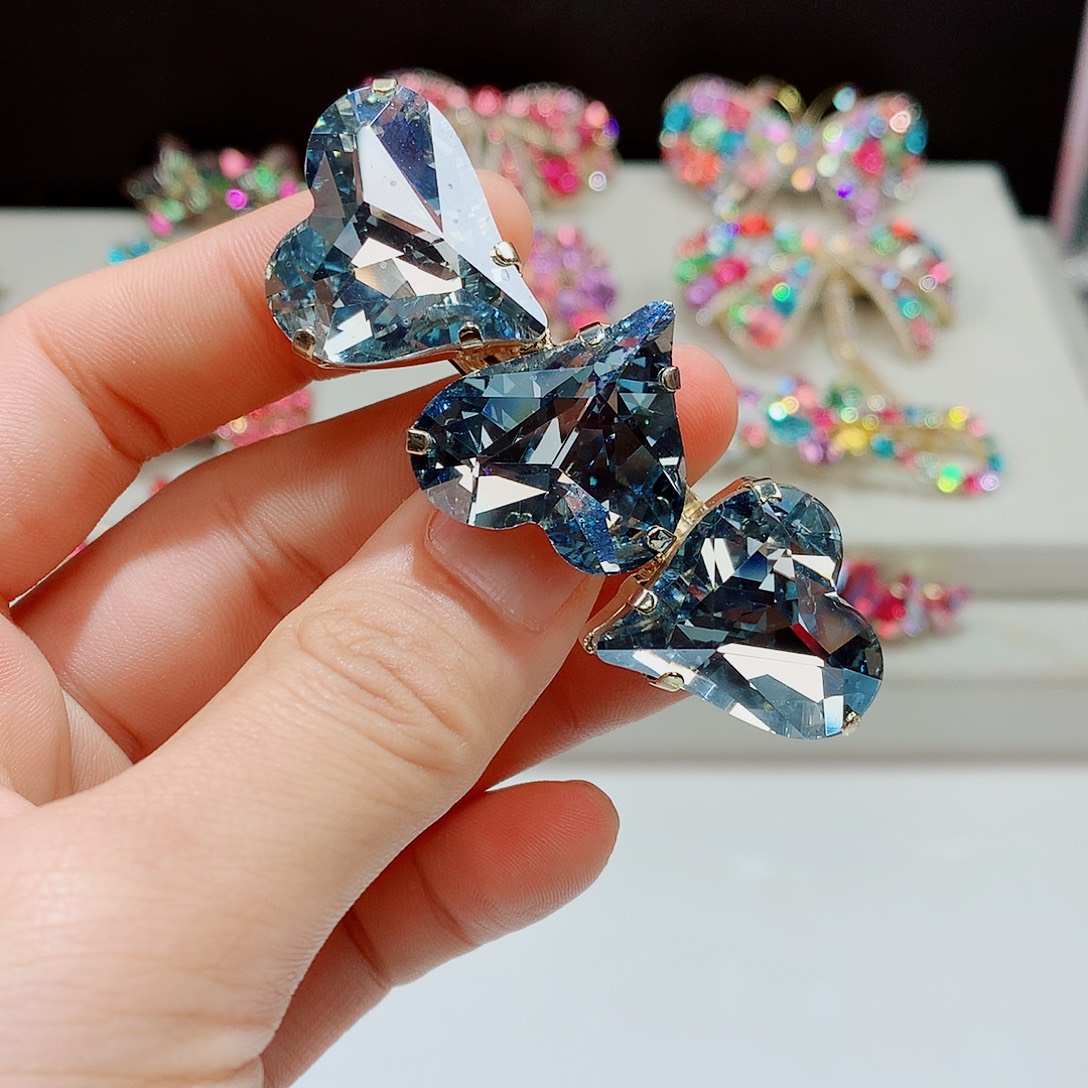 皮质铁合金发饰等