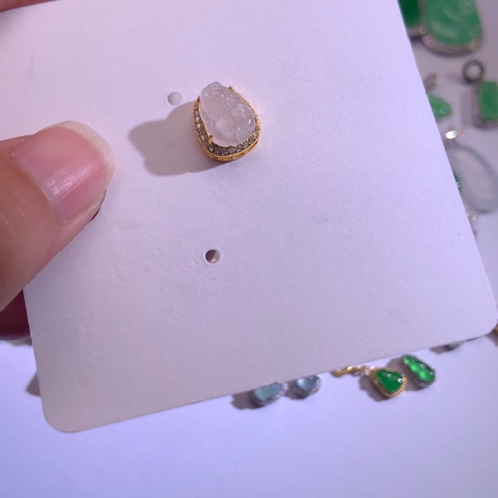 翡翠未镶嵌颈饰12222223