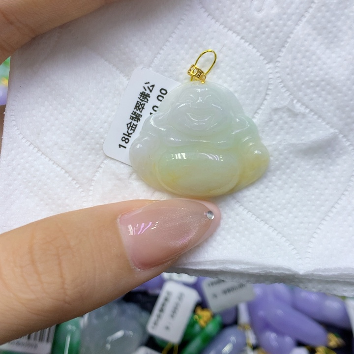 颈饰18K金镶嵌翡翠