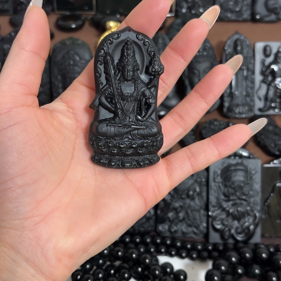 法***兄蛇纹石玉未镶嵌颈饰