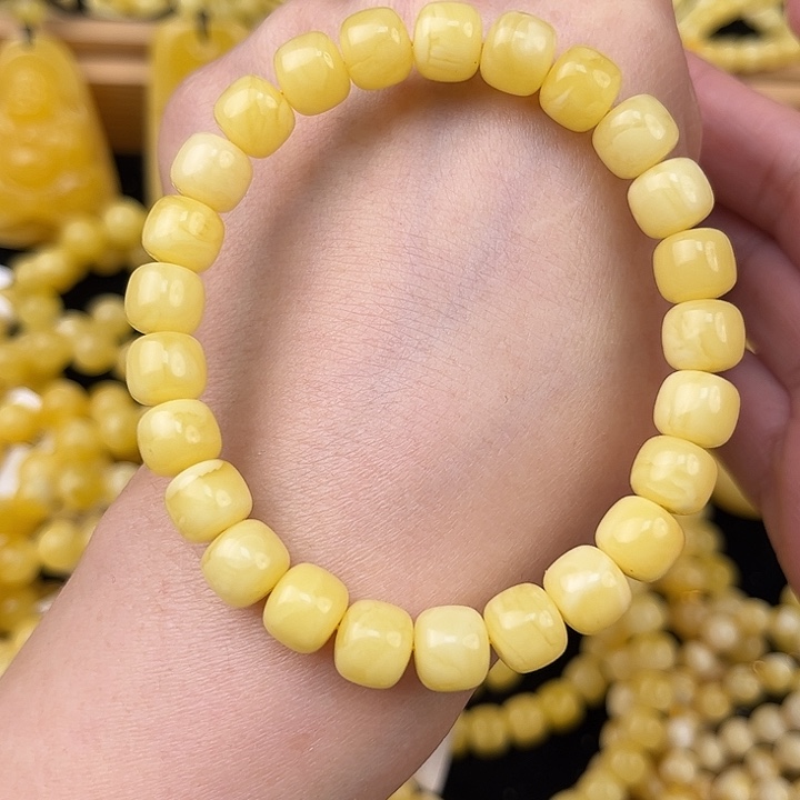 琥珀未镶嵌颈饰琥珀