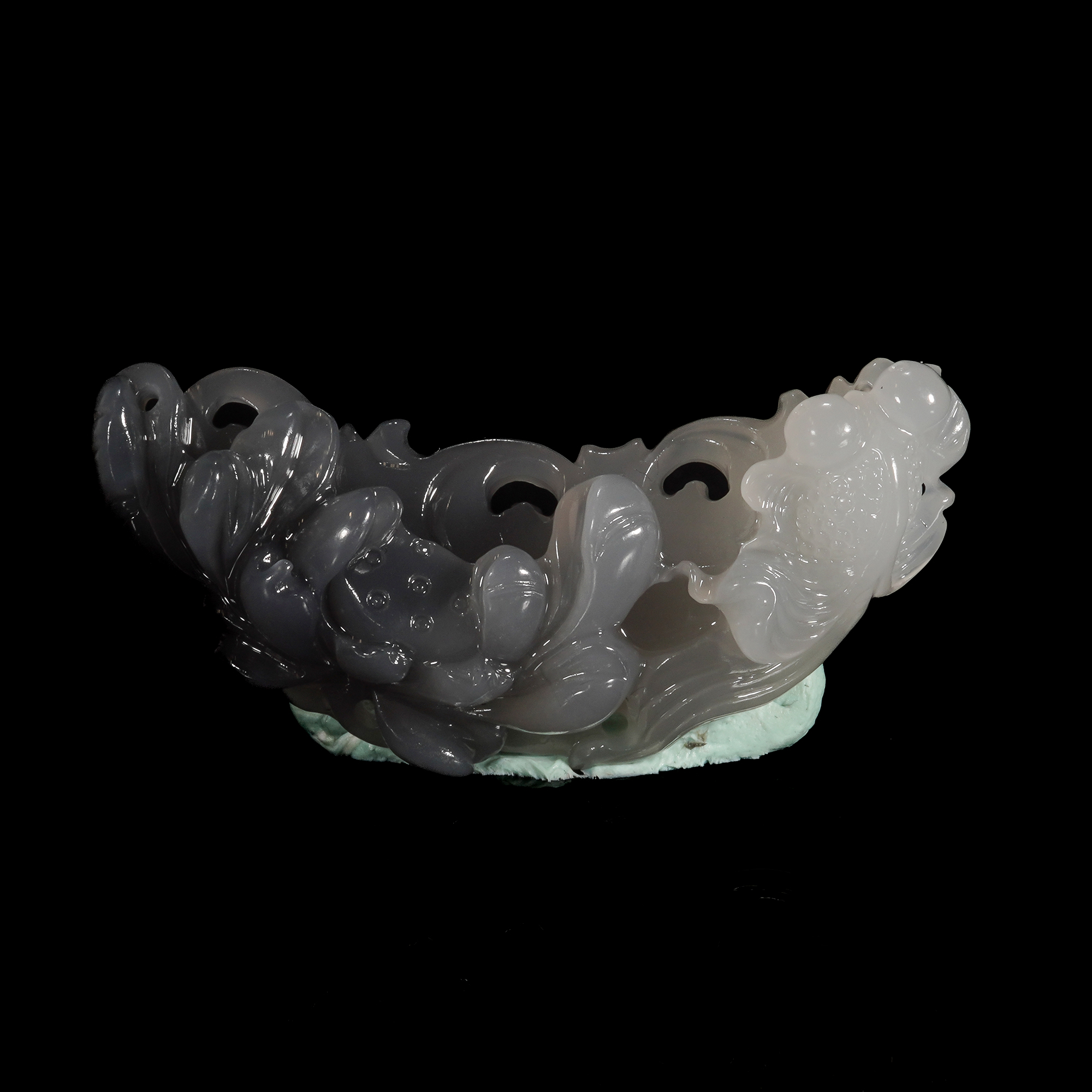 LOT.006和田玉巧雕喜上眉梢佩/X4044