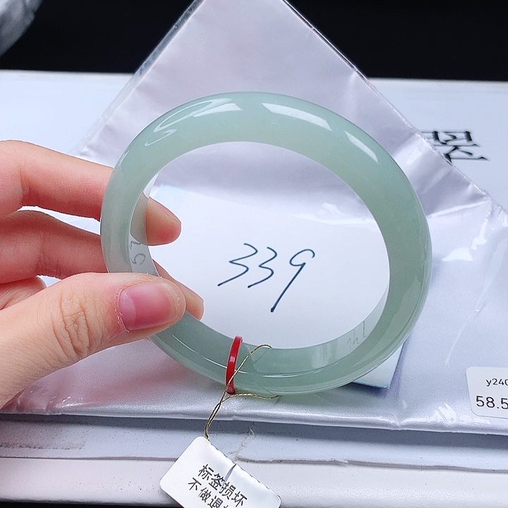 翡翠手镯未镶嵌缅甸天然a货手镯58+