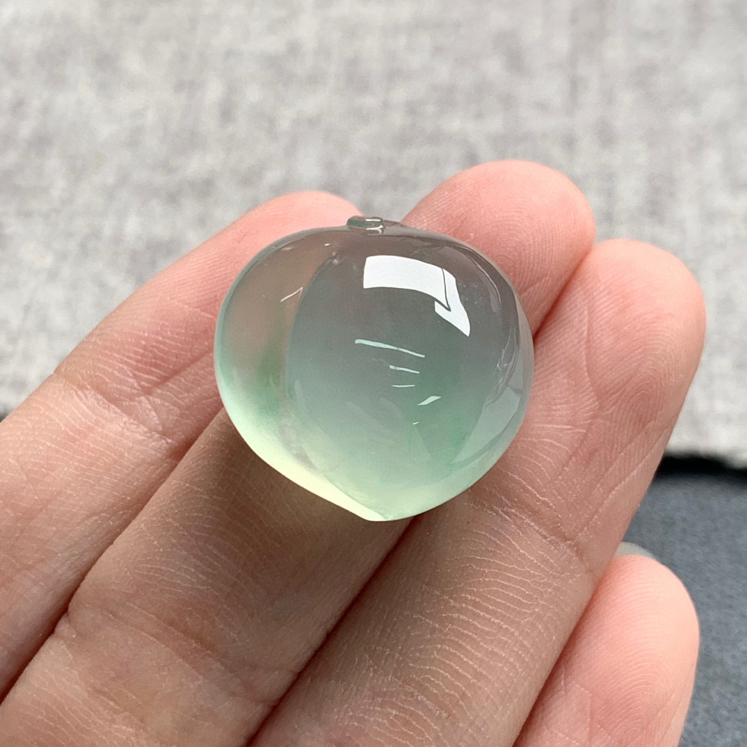 天然A货缅甸翡翠 福桃 尺寸 : 19-20.1-10.4