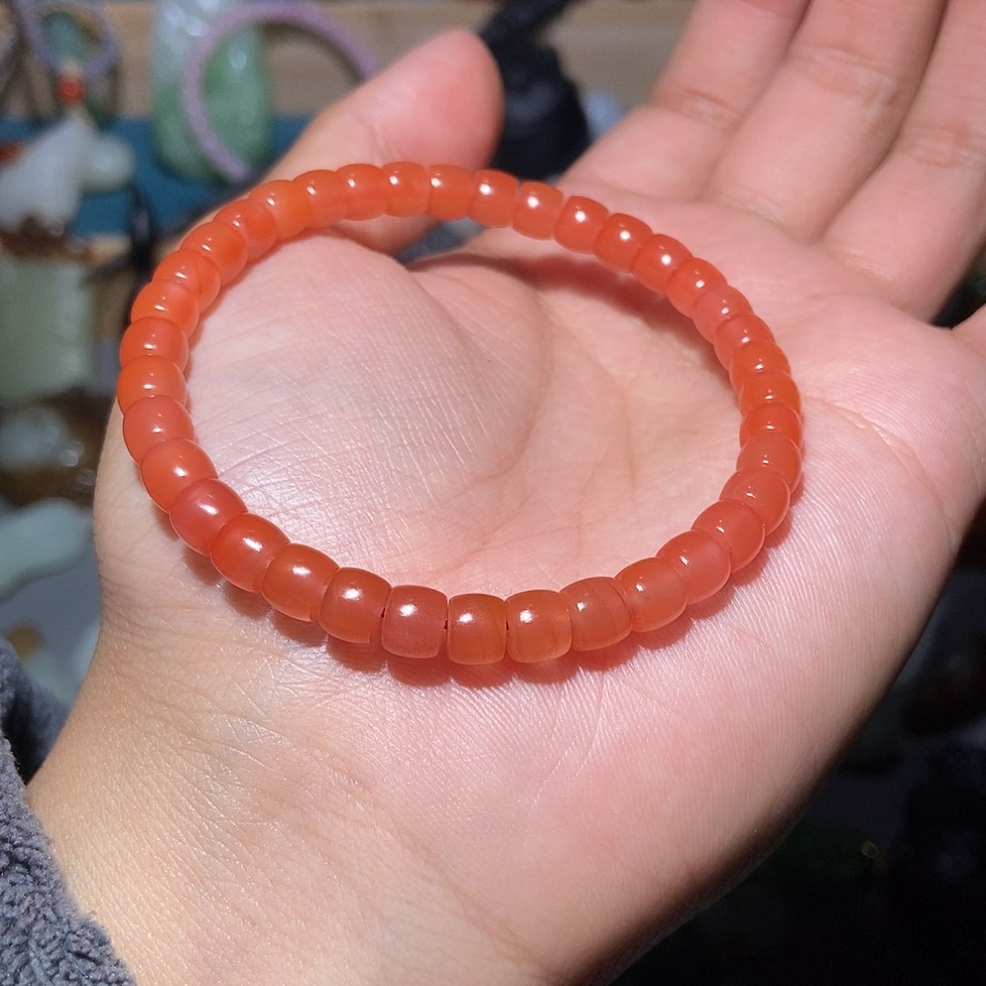南红玛瑙颈饰未镶嵌远*