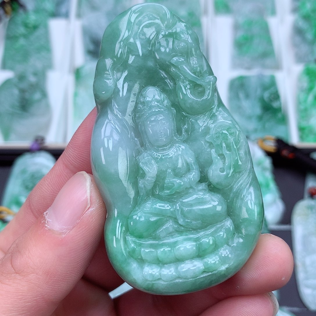翡翠颈饰未镶嵌翡翠吊坠