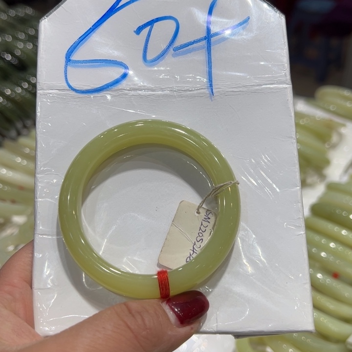 和田玉（糖玉）手镯未镶嵌青*