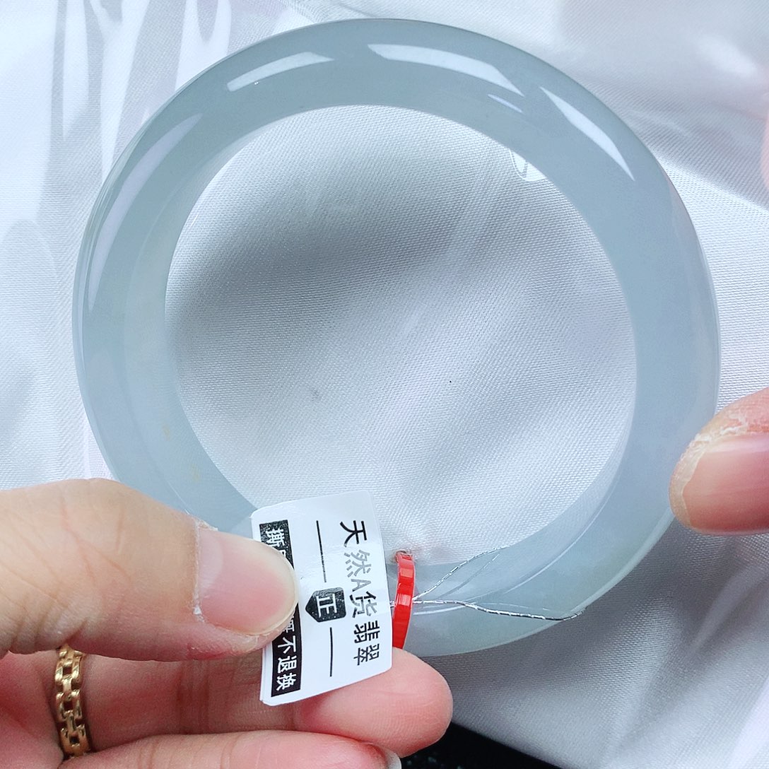 翡翠手镯未镶嵌57圈