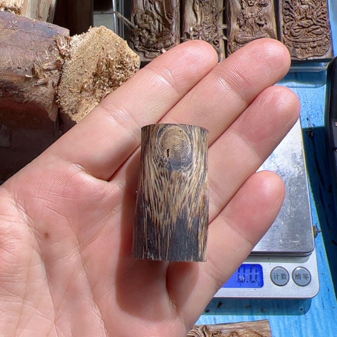 沉香吊坠白棋素牌7.6克